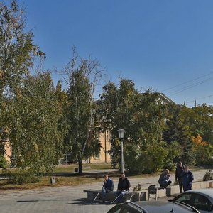 Волгоград, Улица 13-й Гвардейской Дивизии, 10: фото