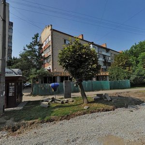 Черновцы, Улица Комарова, 14: фото