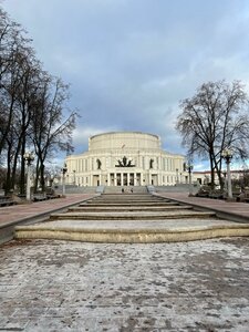 Paryzhskaj Kamuny Square, 1, Minsk: photo