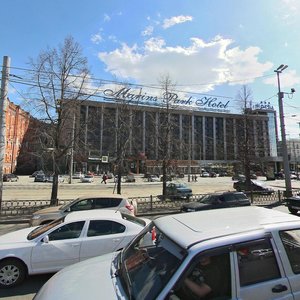 Екатеринбург, Улица Челюскинцев, 106: фото