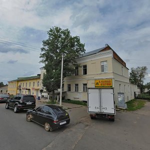 Тихвин, Площадь Свободы, 6: фото