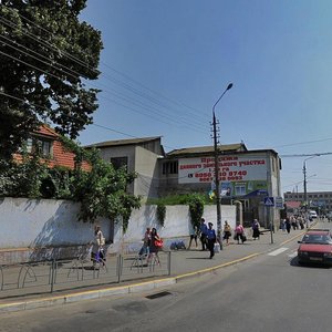 Vulytsia Halytskyi Shliakh, 2, Chernivtsi: photo