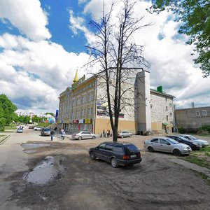Revolyutsii Square, 7, : foto